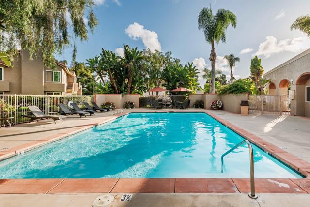 Detail Gallery Image 5 of 39 For 930 via Mil Cumbres #170,  Solana Beach,  CA 92075 - 1 Beds | 1 Baths