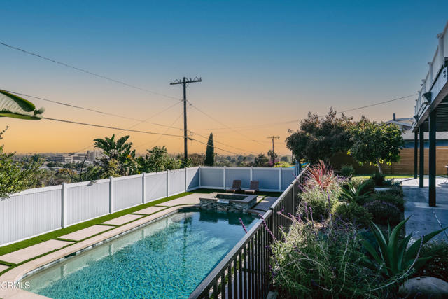 3086 Grove Street, Ventura CA: https://media.crmls.org/mediaz/03982c23-de5a-48a1-91b1-fbacab30cc87.jpg