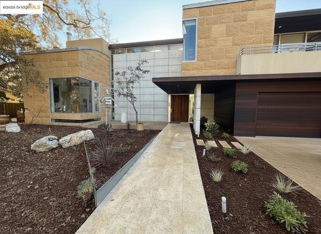 4000 Manzana Lane, Palo Alto CA: https://media.crmls.org/mediaz/0398f5d1-0769-43c0-b73d-69d9000b488f.jpg