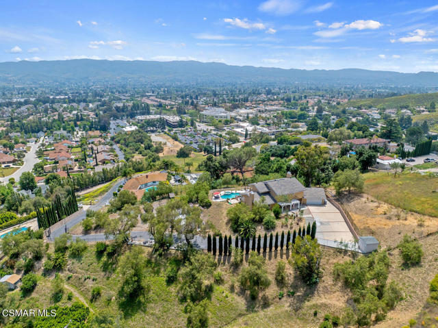 3166 Sycamore Drive, Simi Valley CA: https://media.crmls.org/mediaz/03991fc1-3e29-44da-b54c-4f99aff743c2.jpg