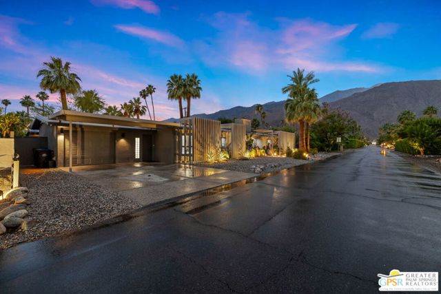 1251 E San Lorenzo Road, Palm Springs CA: https://media.crmls.org/mediaz/039a42ec-3fd1-4c84-8ed1-55690e7dfce1.jpg