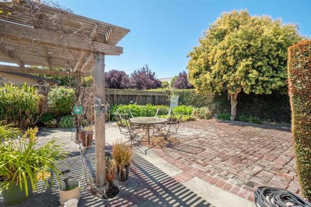 24757 Pear St, Hayward CA: https://media.crmls.org/mediaz/039ab029-56dd-4158-9ee4-7805474e6084.jpg