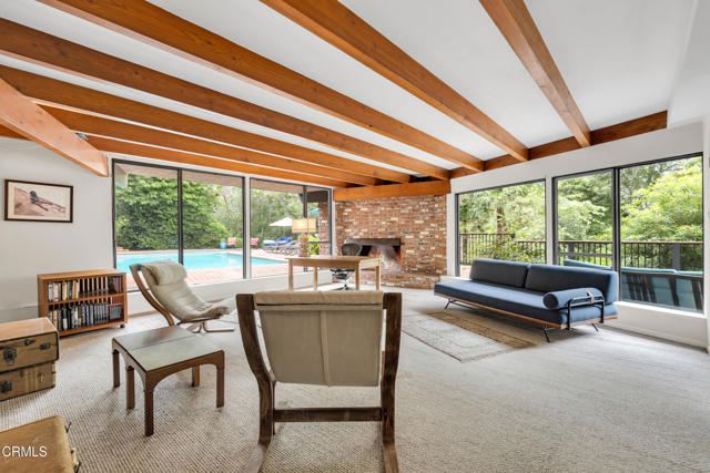1602 Golf Club Drive, Glendale CA: https://media.crmls.org/mediaz/039b2fc8-4062-4e28-b383-906a185215a8.jpg