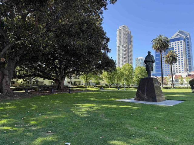 620 State St, San Diego CA: https://media.crmls.org/mediaz/039b5835-c717-4324-9a70-2bdc57267e23.jpg