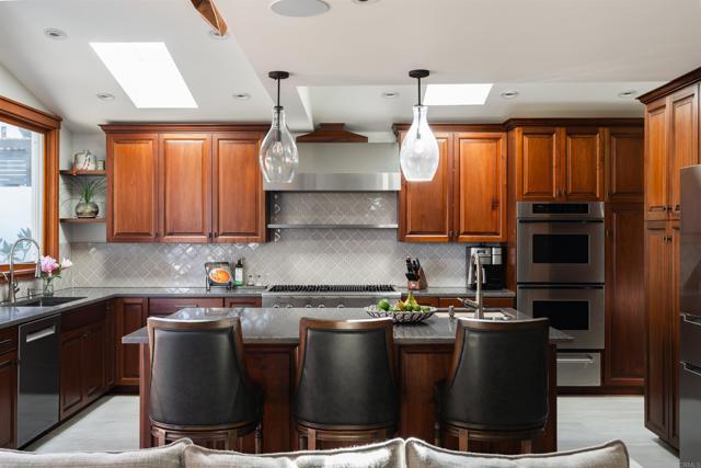 2675 Clove Street, San Diego CA: https://media.crmls.org/mediaz/039ba5e6-6c5c-4b65-96e4-118f6287748b.jpg