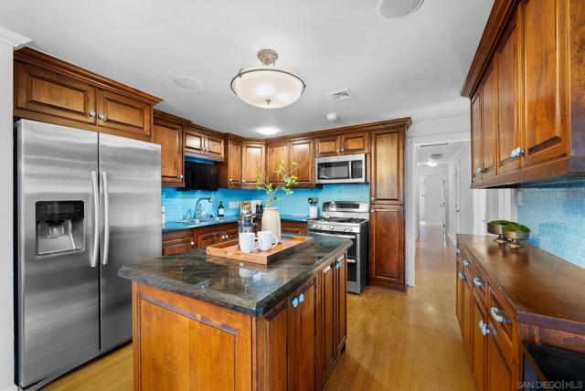 Image 10 of 51 For 5175 Benton Place