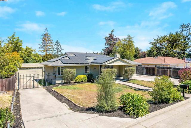 17526 Parker Rd, Castro Valley CA: https://media.crmls.org/mediaz/039bd0b0-5caf-40f7-b207-f9d0d4b28308.jpg