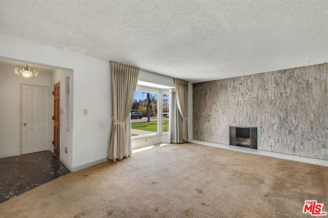 3825 Edgehill Drive, Los Angeles CA: https://media.crmls.org/mediaz/039d483c-ec77-4308-b31d-28b92202ede2.jpg