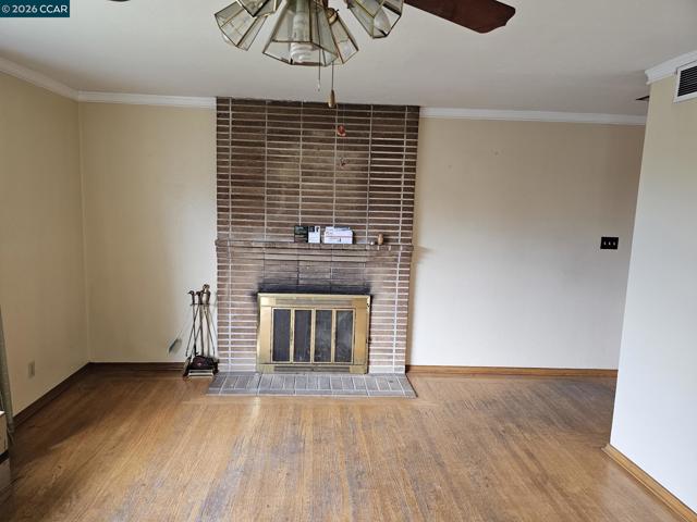 Image 4 of 38 For 627 Kern St  