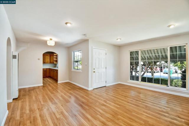 973 Paradise Blvd, Hayward CA: https://media.crmls.org/mediaz/039daa1c-1f51-40e8-ba90-6c77d6d0f145.jpg