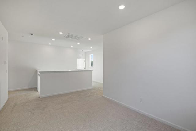 2130 Gladiola Drive, Hollister CA: https://media.crmls.org/mediaz/039dcd4b-500a-4176-80b2-967a27945030.jpg