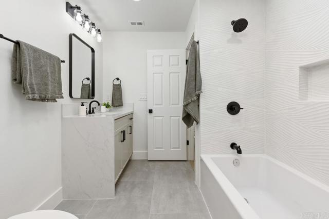 Detail Gallery Image 32 of 49 For 2533 Holly Valley Dr, Vista,  CA 92084 - 3 Beds | 2 Baths