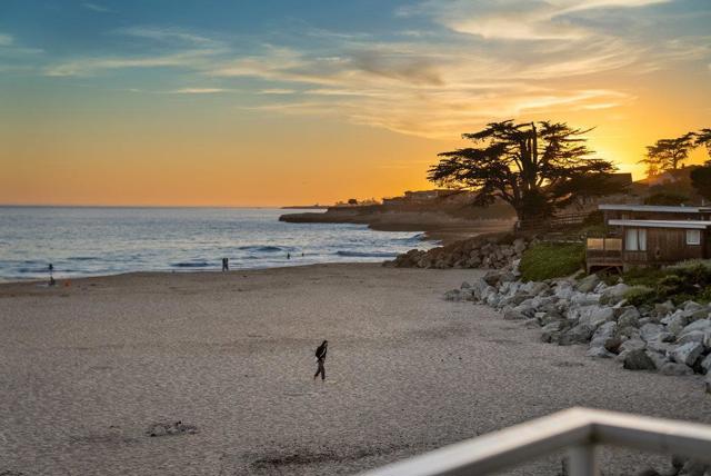 22130 E Cliff Drive, Santa Cruz CA: https://media.crmls.org/mediaz/039eac9d-8e71-4e0a-a259-0d160d8fbcbf.jpg
