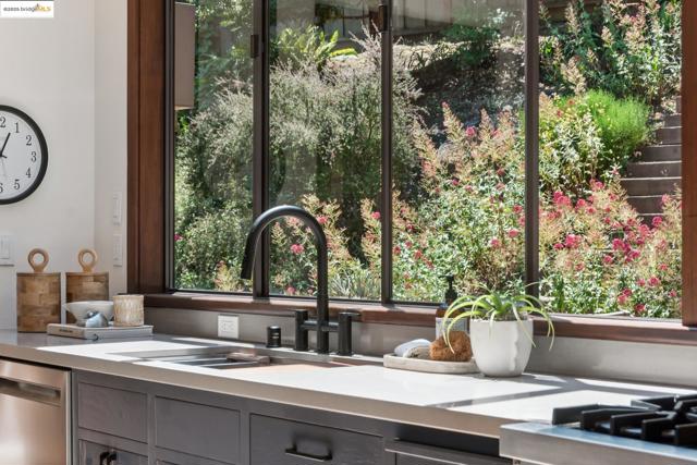 737 Woodhaven Rd, Berkeley CA: https://media.crmls.org/mediaz/039f396c-62ba-48d5-a27e-56860ad8c477.jpg