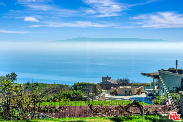 3444 Cloudcroft Drive, Malibu CA: https://media.crmls.org/mediaz/039fcc07-1843-493c-93f1-3e3d17fe0564.jpg