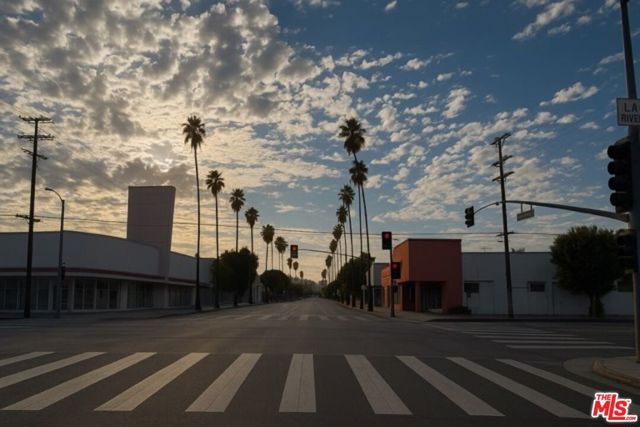 12752 Halkirk Street, Studio City CA: https://media.crmls.org/mediaz/03a029d1-1584-4caa-8521-b003d597712d.jpg