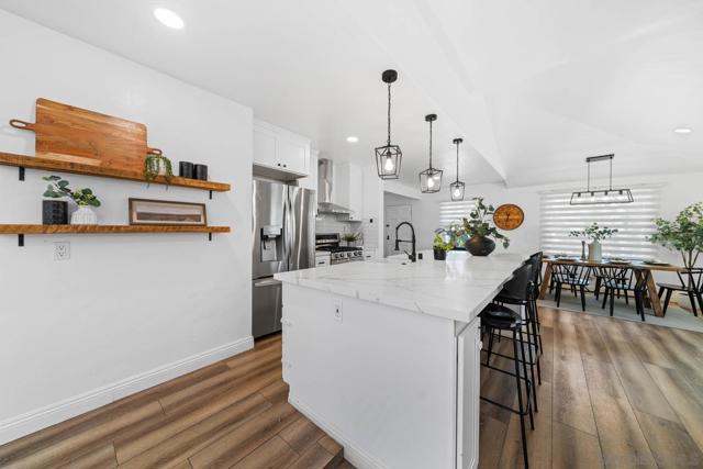 516 Bonito Avenue, Imperial Beach CA: https://media.crmls.org/mediaz/03a1d717-debe-4eba-9ddd-80b200a13f94.jpg