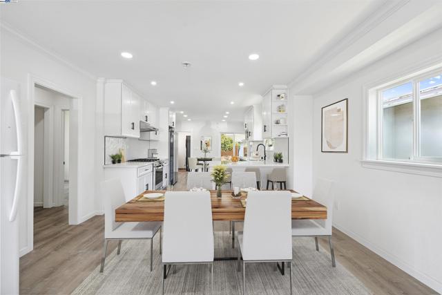 5542 Harvey Ave, Oakland CA: https://media.crmls.org/mediaz/03a1e8df-2e5b-47d2-ba91-16127d69eb46.jpg
