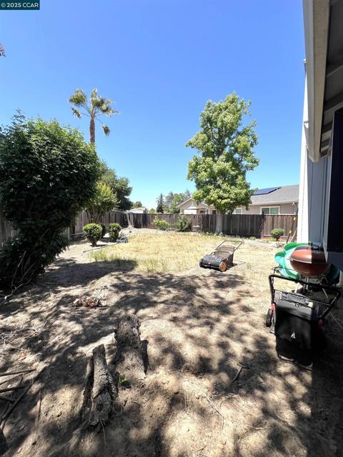 1170 Mills Place, Oakley CA: https://media.crmls.org/mediaz/03a1f6bf-ce82-4f94-9a06-6e12c096baea.jpg