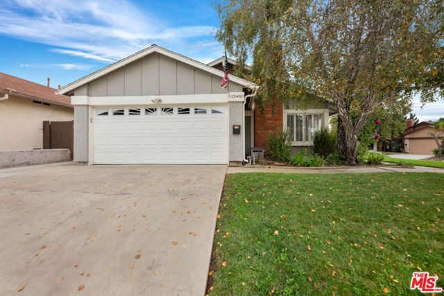 13480 Laurelhurst Road, Moorpark CA: https://media.crmls.org/mediaz/03a1fe3b-30e9-4cf0-a419-dfd7e0a40ba0.jpg