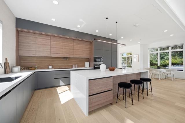 395 Martens Avenue, Mountain View CA: https://media.crmls.org/mediaz/03a2780b-7776-4039-92f6-68b7d66722b9.jpg