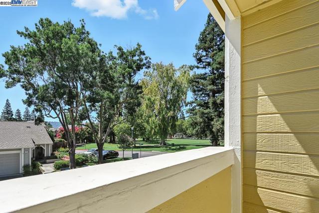 1561 Trimingham Dr, Pleasanton CA: https://media.crmls.org/mediaz/03a2b0ba-ab88-4ec1-bf24-54abf2b2d14d.jpg