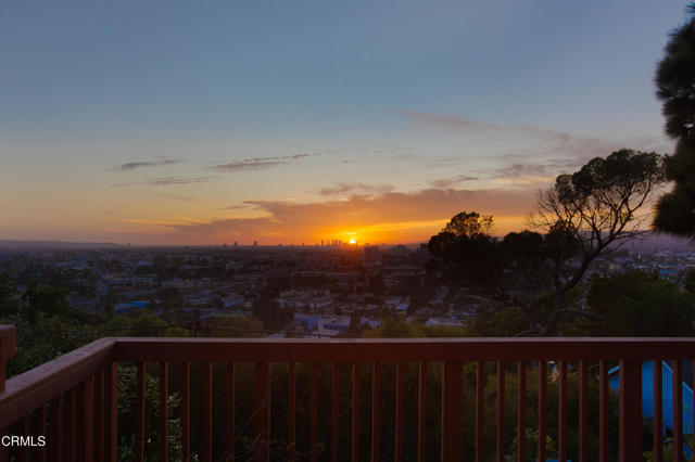 Detail Gallery Image 69 of 69 For 3880 Clayton Ave, Los Angeles,  CA 90027 - 3 Beds | 3 Baths