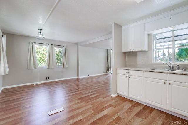 Detail Gallery Image 3 of 25 For 2003 Bayview Heights Dr Spc 157,  San Diego,  CA 92105 - 1 Beds | 1 Baths