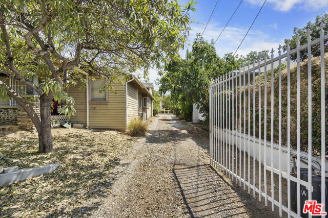 219 S Avenue 60, Los Angeles CA: https://media.crmls.org/mediaz/03a35db7-95f9-47b2-9fda-d2fb47d5b760.jpg