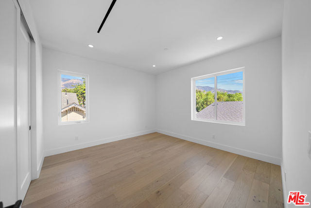 1688 N Sierra Bonita Avenue, Pasadena CA: https://media.crmls.org/mediaz/03a37b8f-6118-48f1-89e6-2567de82ee64.jpg