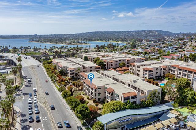 2540 Clairemont Dr, San Diego CA: https://media.crmls.org/mediaz/03a40b1c-01ae-43c2-88cb-033e221ebb0a.jpg