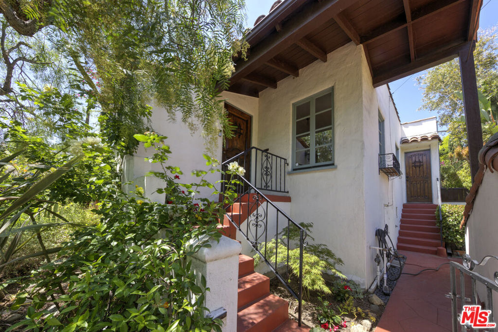 2961 Effie Street