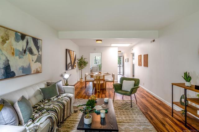 820 Encinitas Blvd, Encinitas CA: https://media.crmls.org/mediaz/03a42145-c22b-49d1-a1a2-c9d9b02feb64.jpg