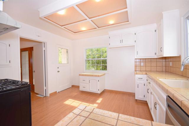22813 2Nd St, Hayward CA: https://media.crmls.org/mediaz/03a42f2d-8147-4099-bceb-ecb2afd3cc44.jpg