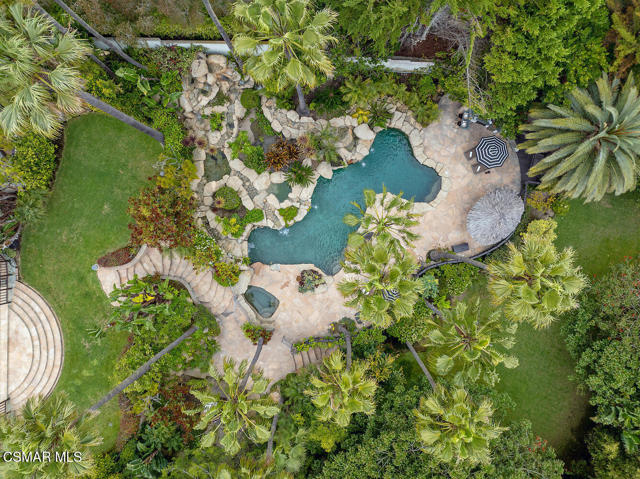 6972 Grasswood Avenue, Malibu CA: https://media.crmls.org/mediaz/03a44b10-063a-4bac-8fe7-dd421fbbf774.jpg