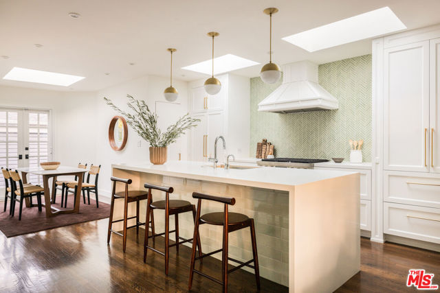 4046 Wasatch Avenue, Los Angeles CA: https://media.crmls.org/mediaz/03a4e649-8516-414e-9369-40ad74317a40.jpg