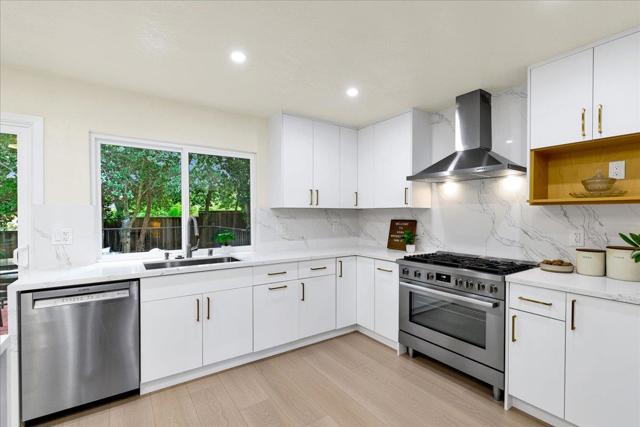 6586 Woodcliff Court, San Jose CA: https://media.crmls.org/mediaz/03a50ac7-2959-40df-9f29-53a86c5052c0.jpg