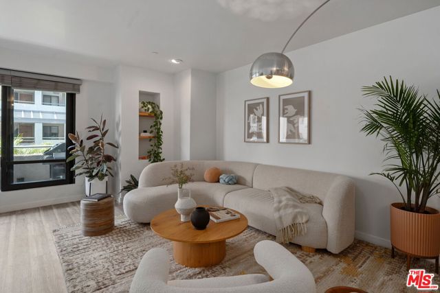 140 Ocean Park Boulevard, Santa Monica CA: https://media.crmls.org/mediaz/03a5a7c4-1df7-4caa-b00b-fb6e8f1df685.jpg