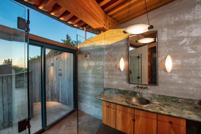 46400 Clear Ridge Road, Big Sur CA: https://media.crmls.org/mediaz/03a5c9de-7f0a-4c25-a0e7-46e7bc94288a.jpg