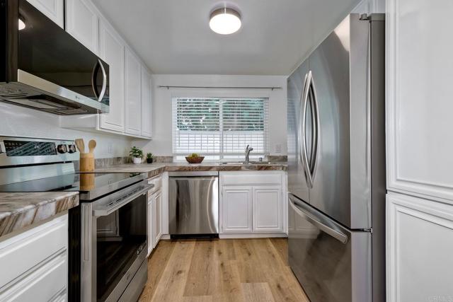 232 Cerco Rosado, San Marcos CA: https://media.crmls.org/mediaz/03a5f500-fedc-4e37-acf5-80699cd4765c.jpg