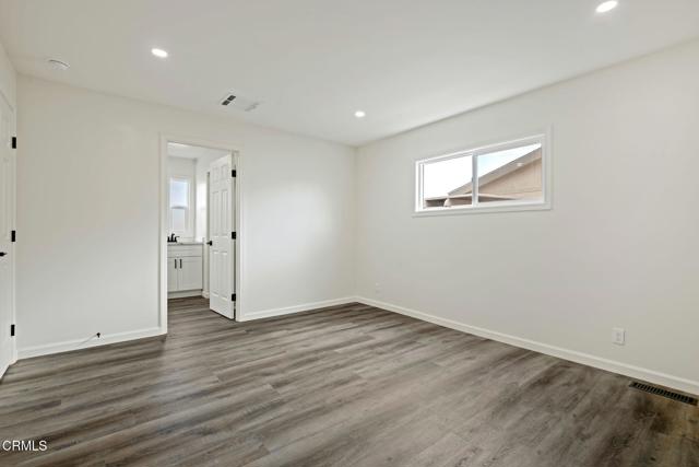 Detail Gallery Image 18 of 28 For 113 Camino Valverde #113,  Camarillo,  CA 93012 - 2 Beds | 2/1 Baths