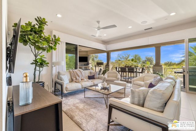 504 Retreat Circle, Palm Desert CA: https://media.crmls.org/mediaz/03a72eb8-a8cc-47e0-bba0-65855d22c09c.jpg