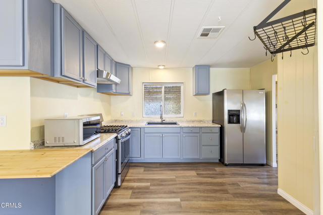 Detail Gallery Image 13 of 29 For 180 Camelia Way #180,  Ventura,  CA 93004 - 2 Beds | 2 Baths
