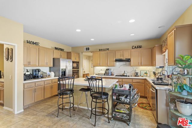 33716 Salvia Lane, Murrieta CA: https://media.crmls.org/mediaz/03a831b7-578e-4e2e-addf-e7b45f8932d2.jpg