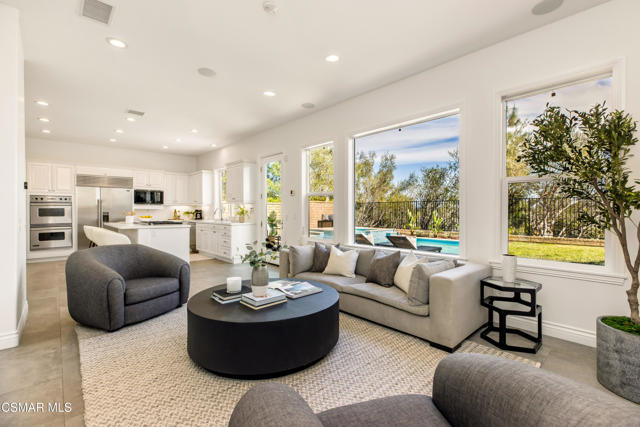 6072 Mandeville Place, Oak Park CA: https://media.crmls.org/mediaz/03a85067-d9ed-472d-9363-e86f6870a4ce.jpg