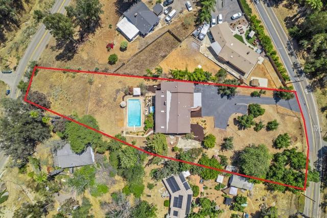 11249 Valle Vista Rd, Lakeside CA: https://media.crmls.org/mediaz/03a850fd-bee9-43d5-af0e-639ee3b023ca.jpg