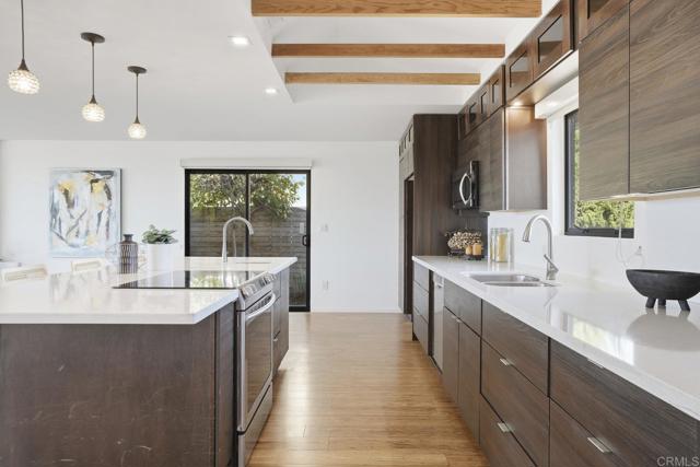 Detail Gallery Image 10 of 32 For 5442 Limerick Ct, San Diego,  CA 92117 - 3 Beds | 2 Baths