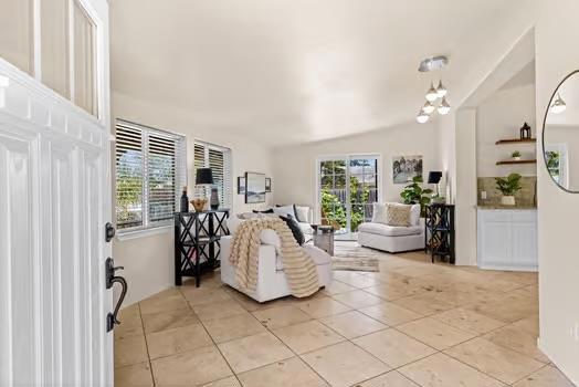 425 Alcalde Avenue, Monterey CA: https://media.crmls.org/mediaz/03a8698b-9763-4338-898a-a5247c8936f7.jpg