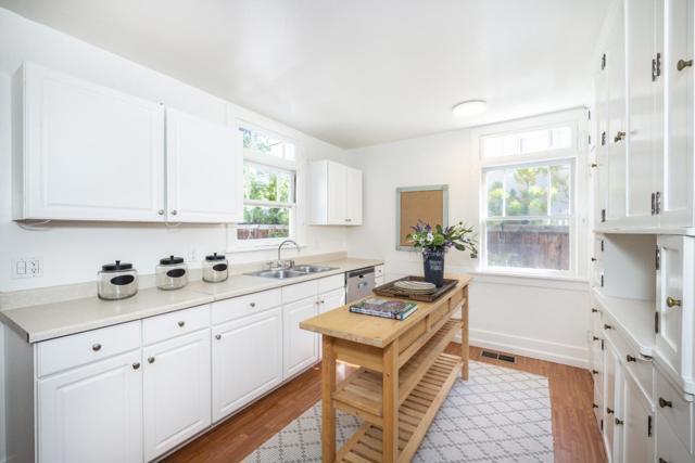 125 Lowell Avenue, Palo Alto CA: https://media.crmls.org/mediaz/03a92add-8d7e-4cc4-933f-efc6284f98af.jpg