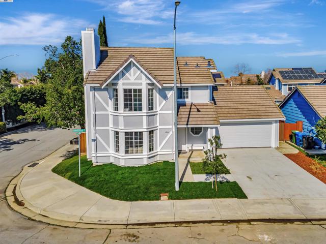 427 Summerwood Dr, Fremont CA: https://media.crmls.org/mediaz/03a94545-da78-4d0c-a57a-bc80fc71862b.jpg